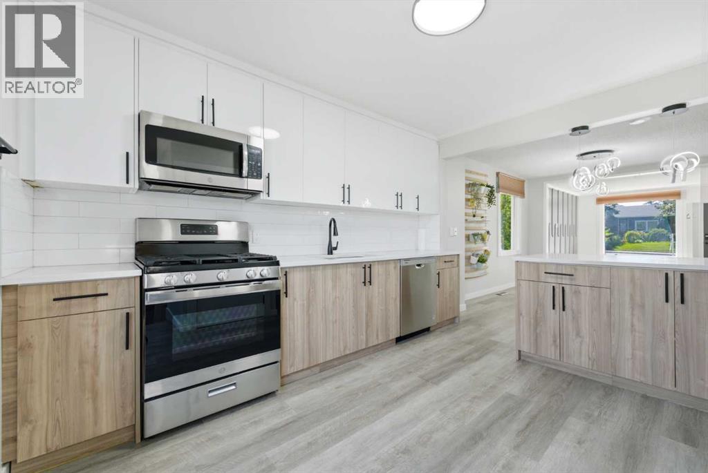 4608 70 Street NW, Calgary, Alberta  T3B 2K6 - Photo 14 - A2329505