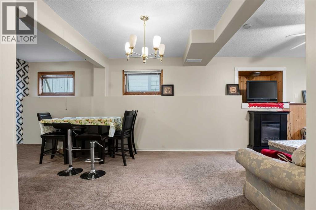 403 Shawinigan Drive SW, Calgary, Alberta  T2Y 3A2 - Photo 19 - A2332037