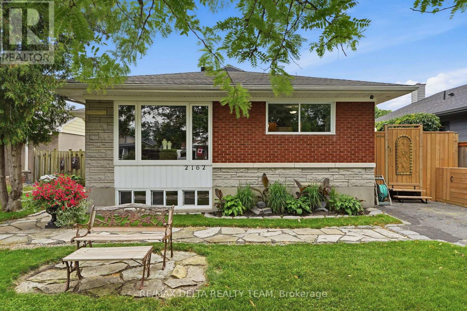 2162 Rushton Road, Ottawa, Ontario  K2A 1N7 - Photo 2 - X13639966