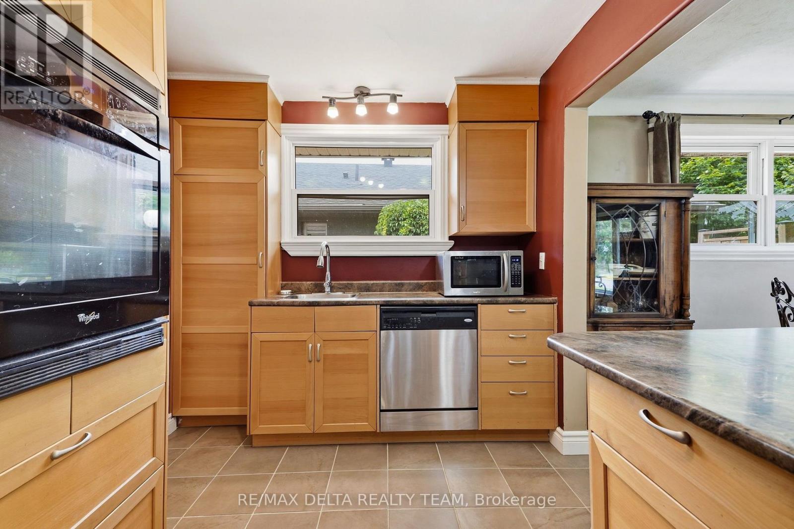 2162 Rushton Road, Ottawa, Ontario  K2A 1N7 - Photo 5 - X13639966