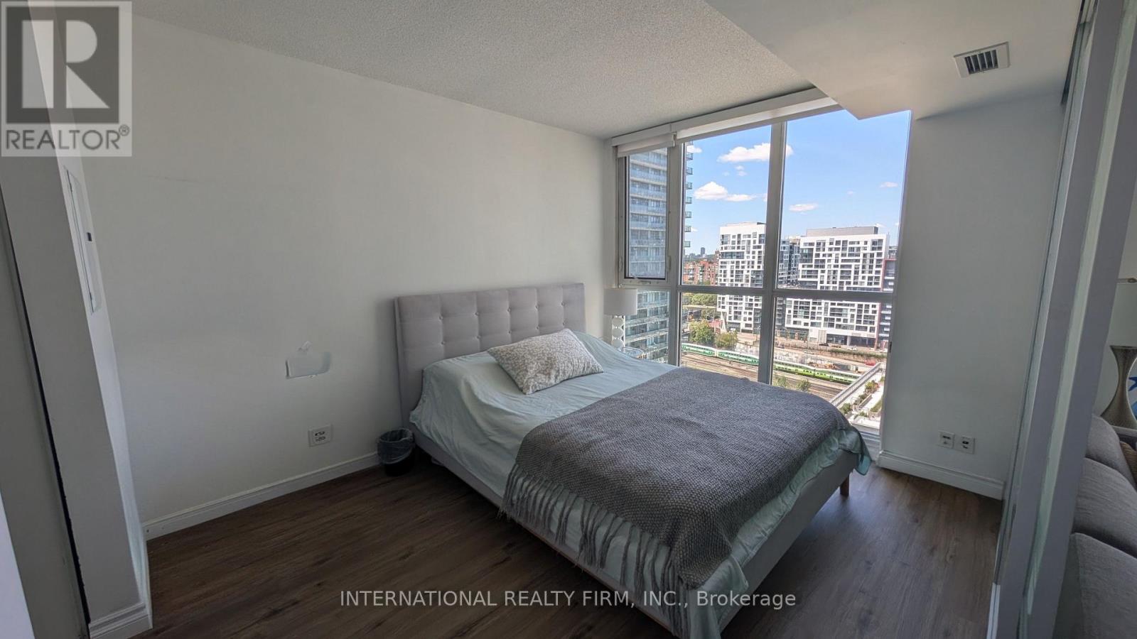 2110 - 85 Queens Wharf Road, Toronto, Ontario  M5V 0J9 - Photo 8 - C13639764