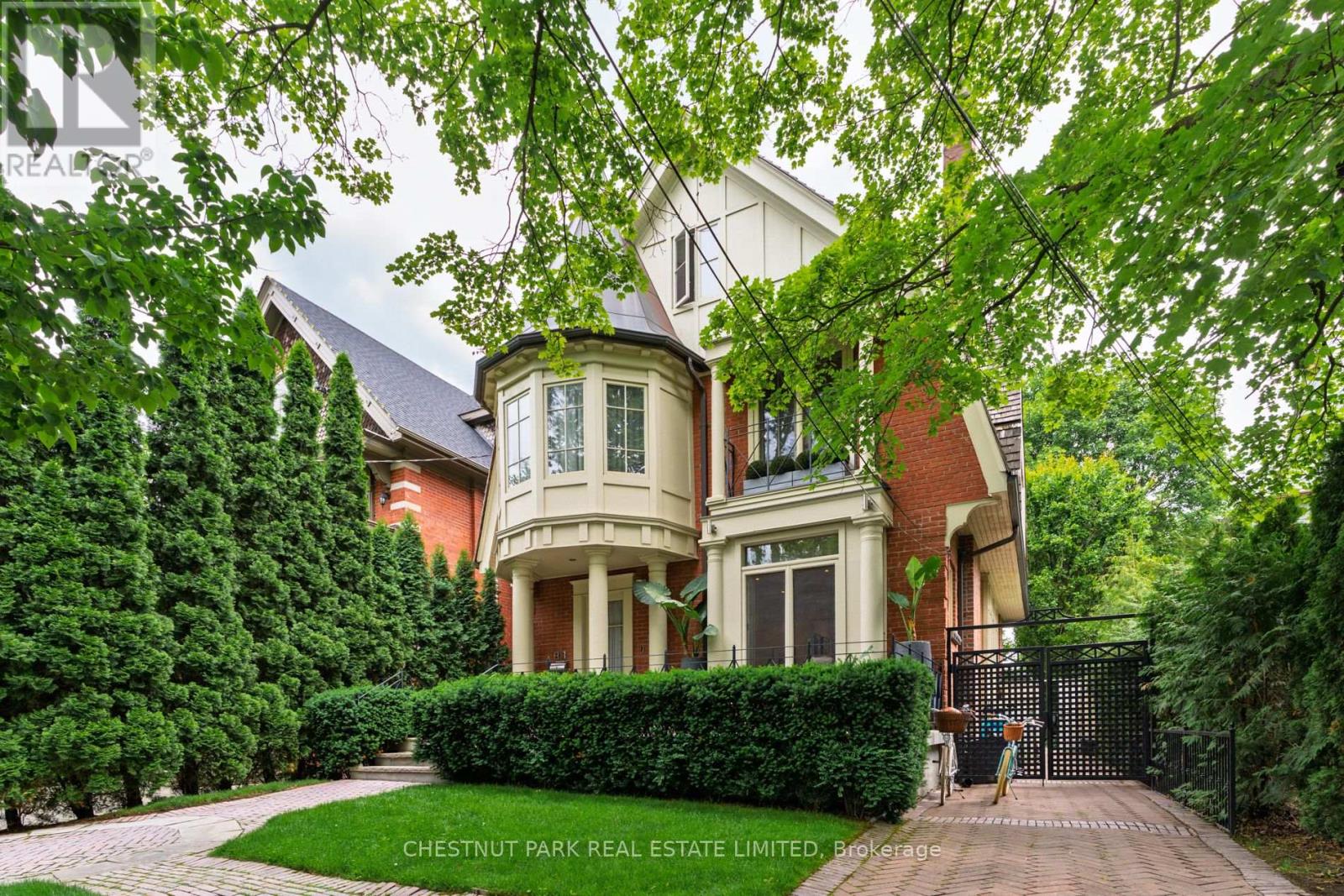 83 Binscarth Road, Toronto, Ontario  M4W 1Y3 - Photo 2 - C13640040