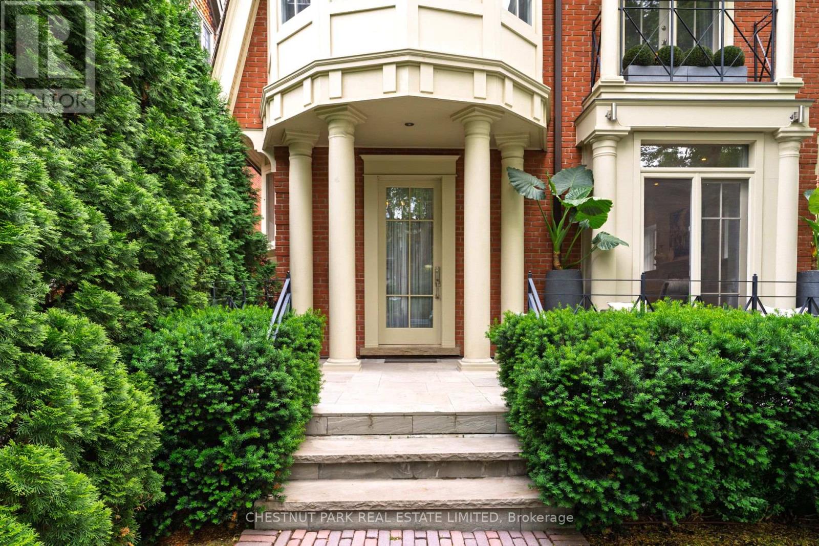 83 Binscarth Road, Toronto, Ontario  M4W 1Y3 - Photo 5 - C13640040