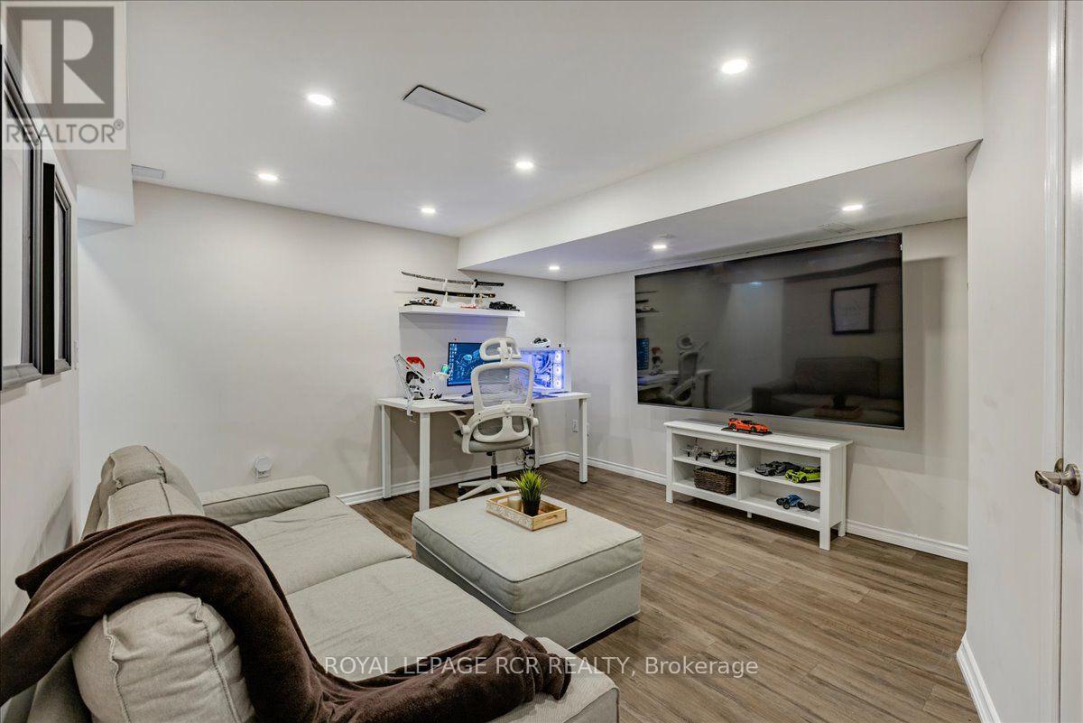4 Gamble Drive, Ajax, Ontario  L1Z 0H2 - Photo 22 - E13639738