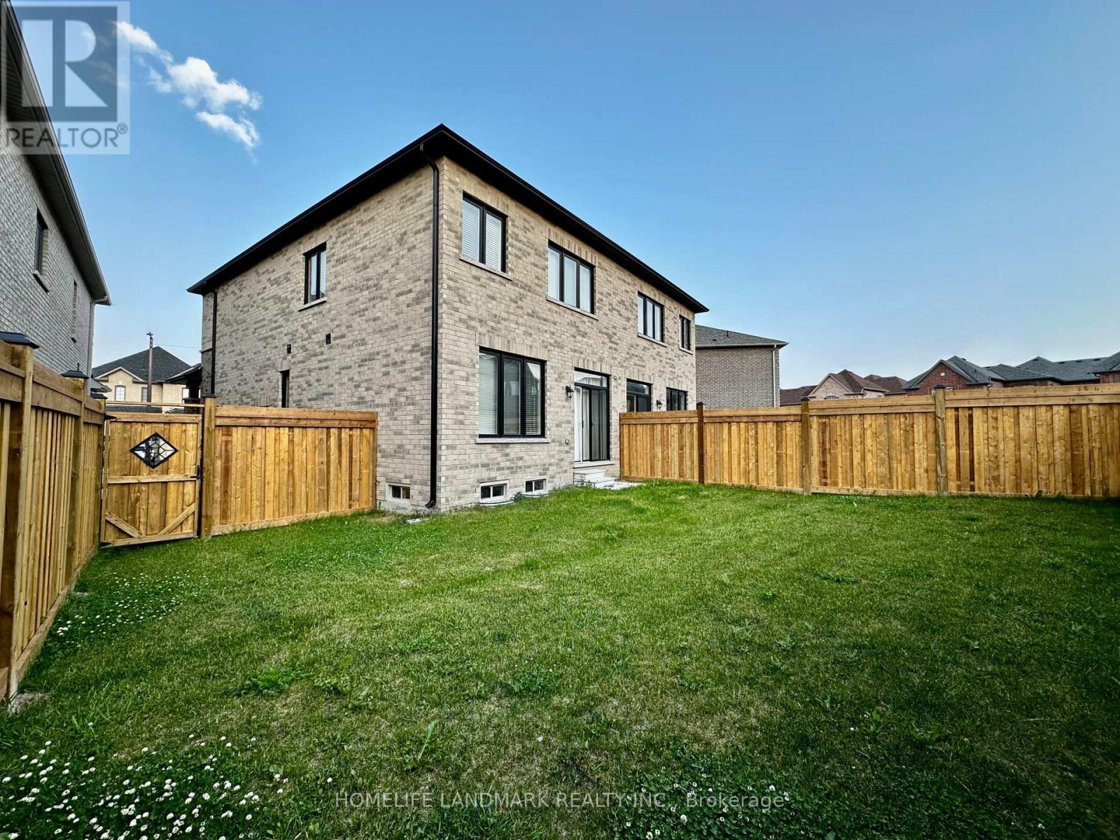 36 Thelma Drive, Whitby, Ontario  L1P 0N3 - Photo 2 - E13639758
