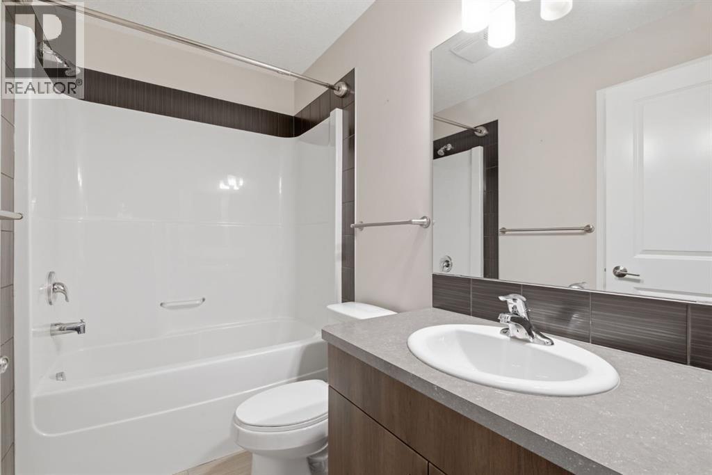 2208, 15 Sunset Square, Cochrane, Alberta T4C 0E7 - Photo 18 - A2332094