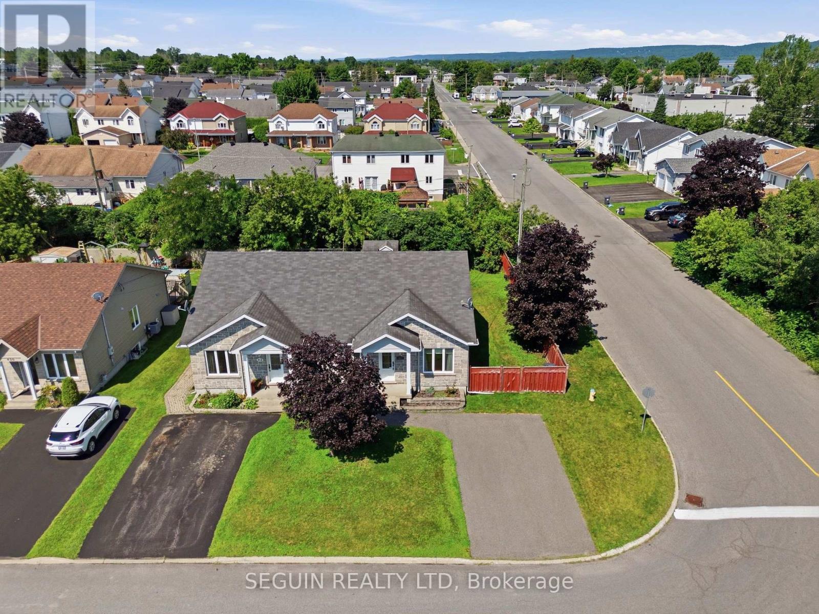 410 Marc Andre Street, Hawkesbury, Ontario  K6A 0A5 - Photo 3 - X13639824