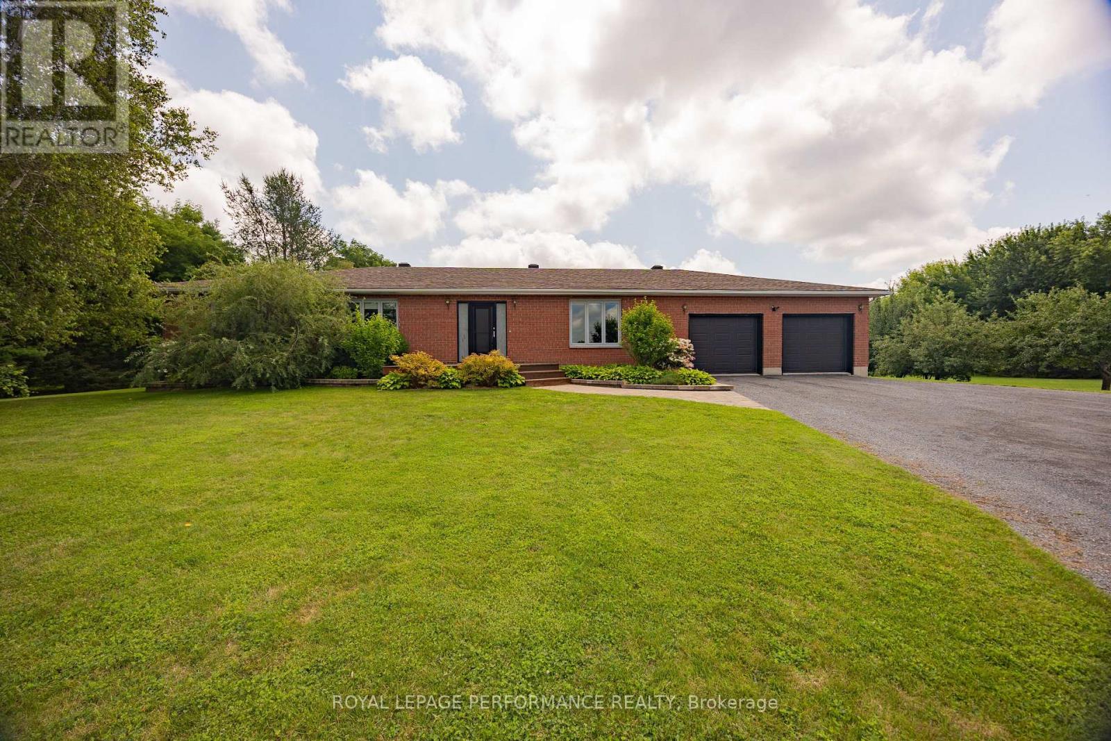 3610 Cloverside Road, North Stormont, Ontario  K0C 1C0 - Photo 1 - X13639838
