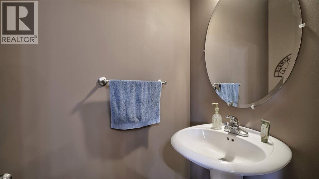 805, 620 Luxstone Landing SW, Airdrie, Alberta  T4B 0B6 - Photo 15 - A2300918