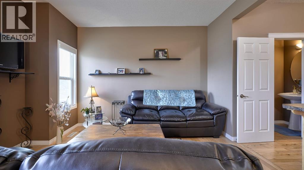 805, 620 Luxstone Landing SW, Airdrie, Alberta  T4B 0B6 - Photo 12 - A2300918