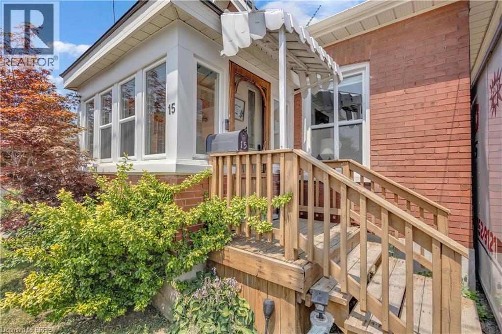 15 Salisbury Avenue, Brantford, Ontario  N3S 1M6 - Photo 2 - 40850424
