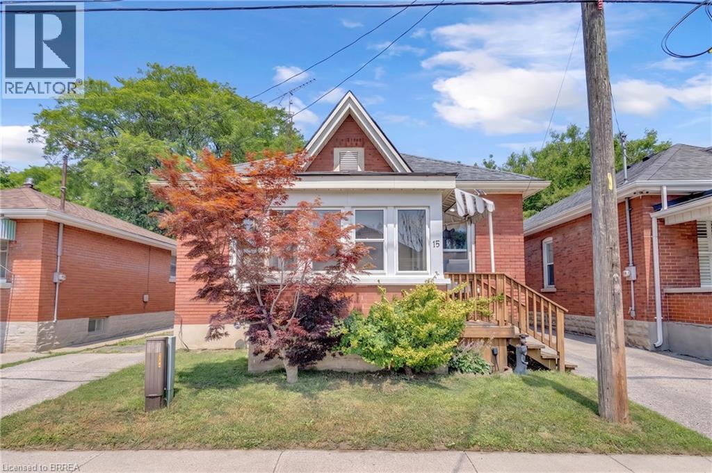 15 SALISBURY Avenue, Brantford, Ontario