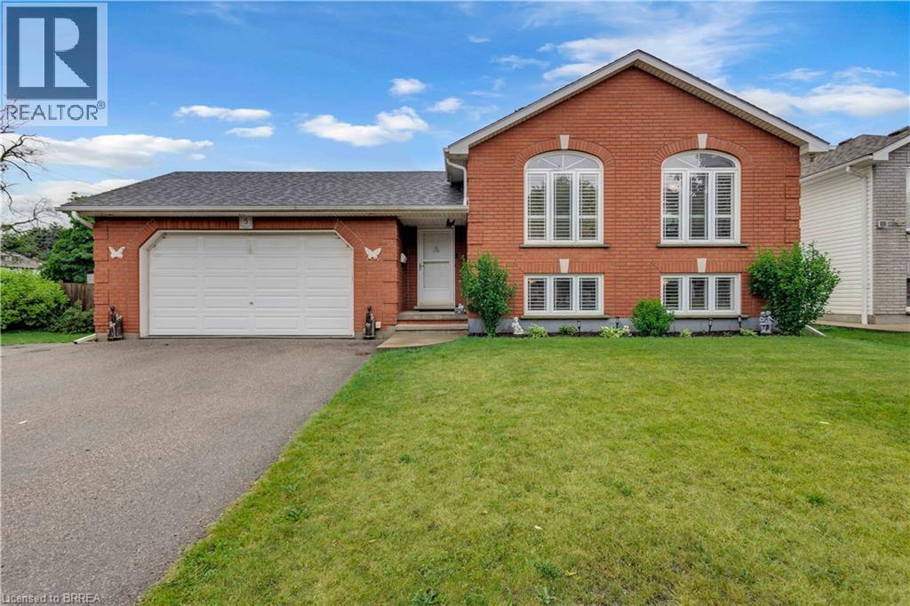 5 PASSMORE Court, Brantford, Ontario