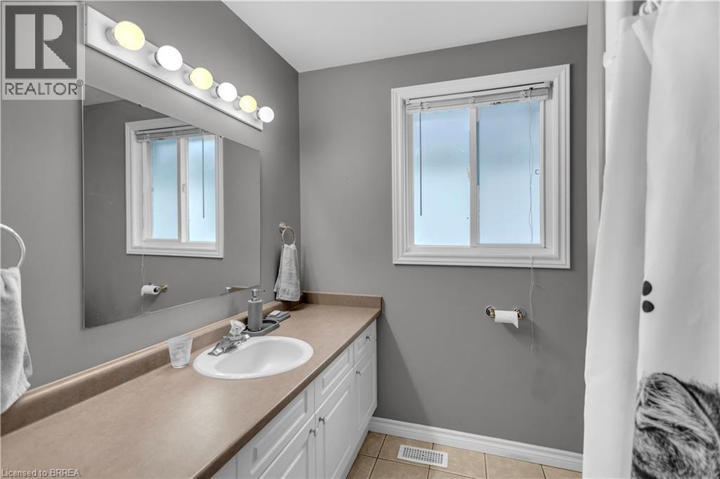 5 Passmore Court, Brantford, Ontario  N3S 7V3 - Photo 24 - 40850823