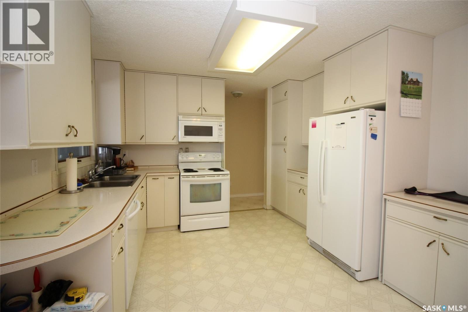 595 9th Street W, Shaunavon, Saskatchewan  S0N 2M0 - Photo 8 - SK039316