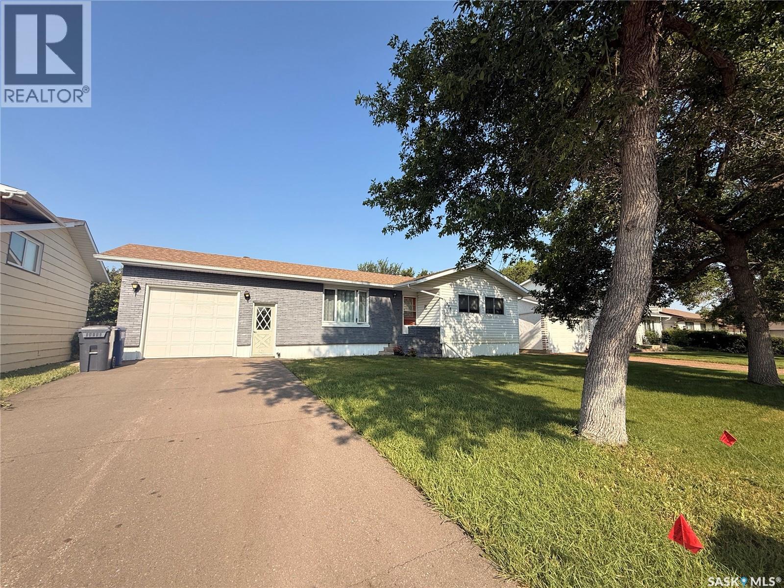 595 9th Street W, Shaunavon, Saskatchewan  S0N 2M0 - Photo 34 - SK039316