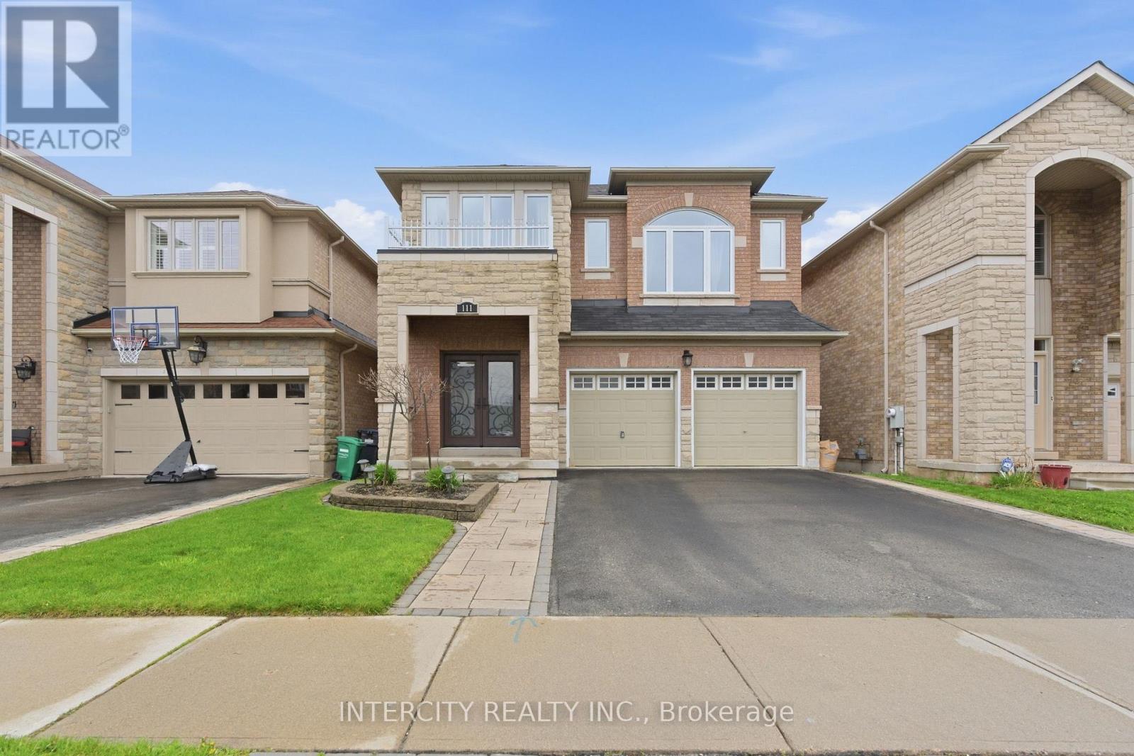111 Fandango Drive, Brampton, Ontario  L6X 0P8 - Photo 2 - W13573246