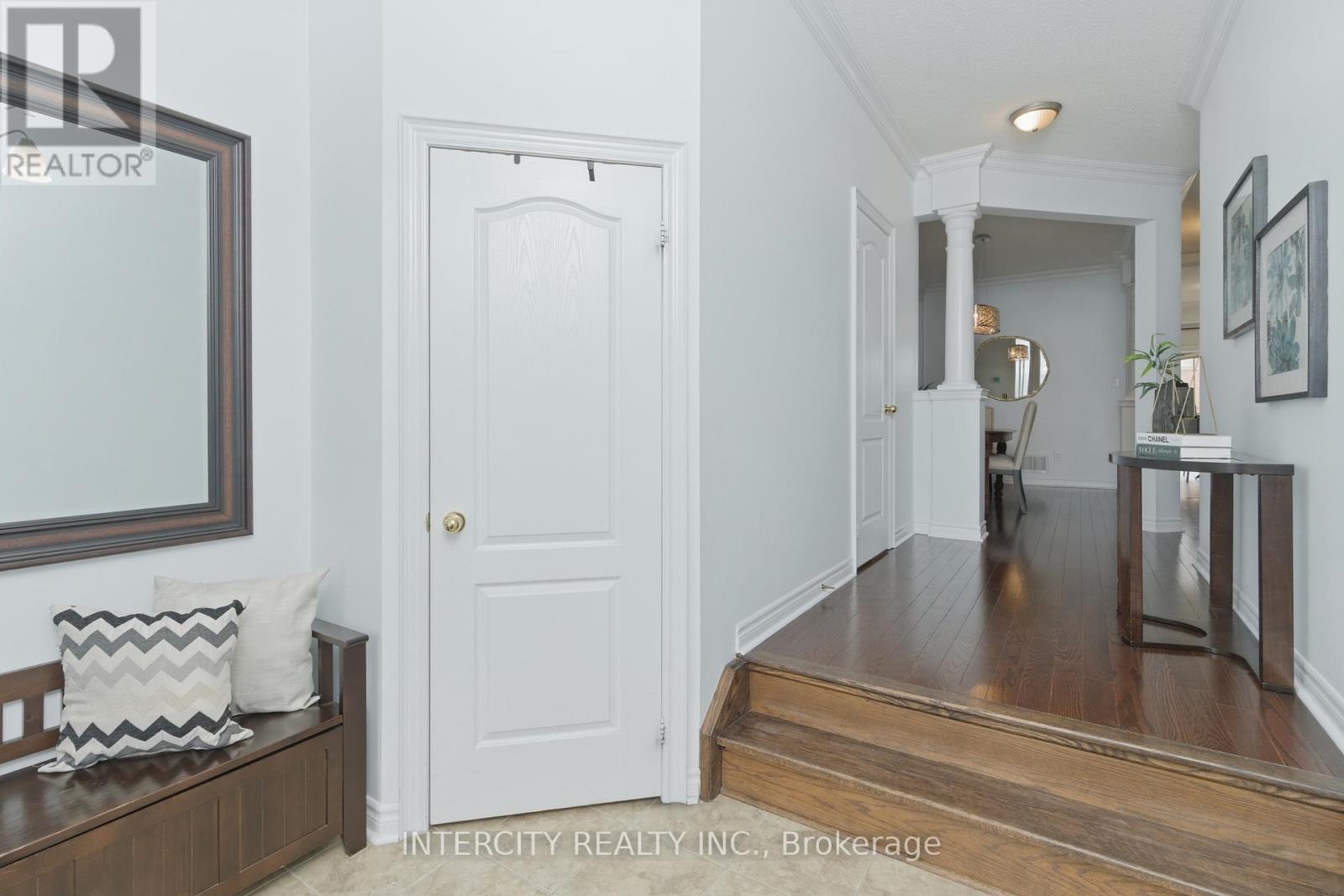 111 Fandango Drive, Brampton, Ontario  L6X 0P8 - Photo 5 - W13573246