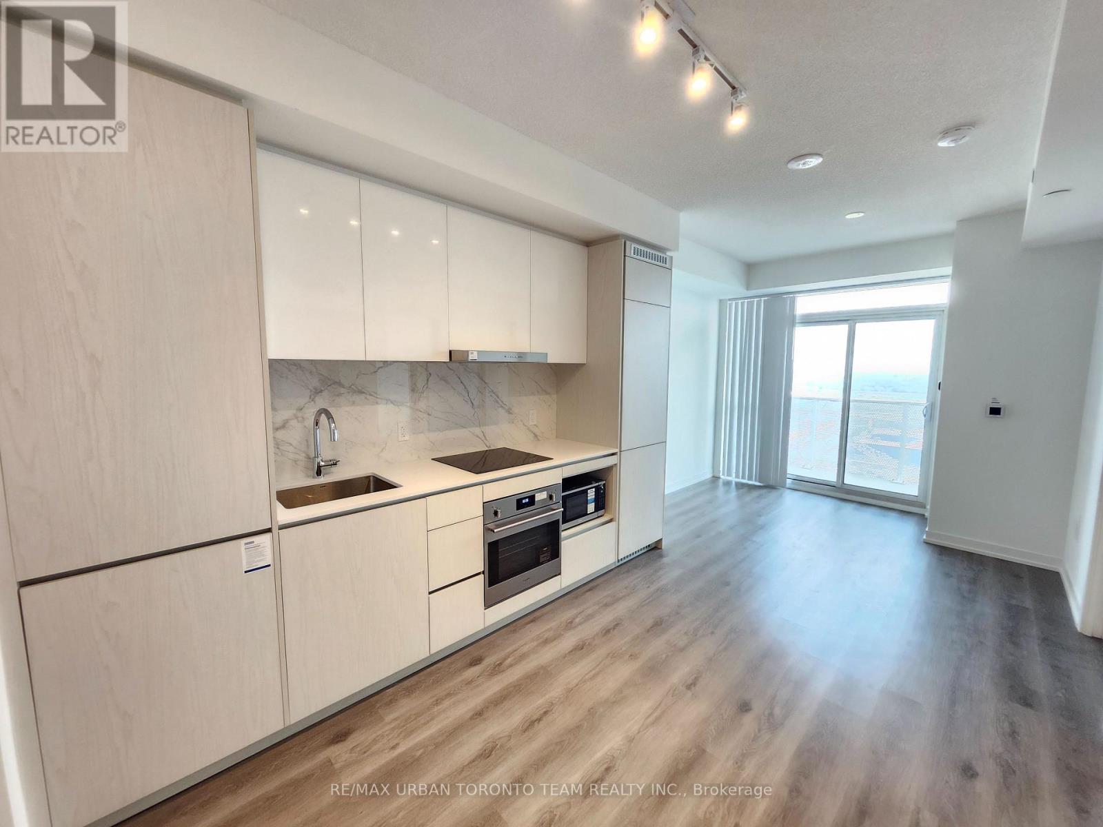 2511 - 28 Interchange Way, Vaughan (Vaughan Corporate Centre), Ontario  L4K 0P8 - Photo 3 - N13639724