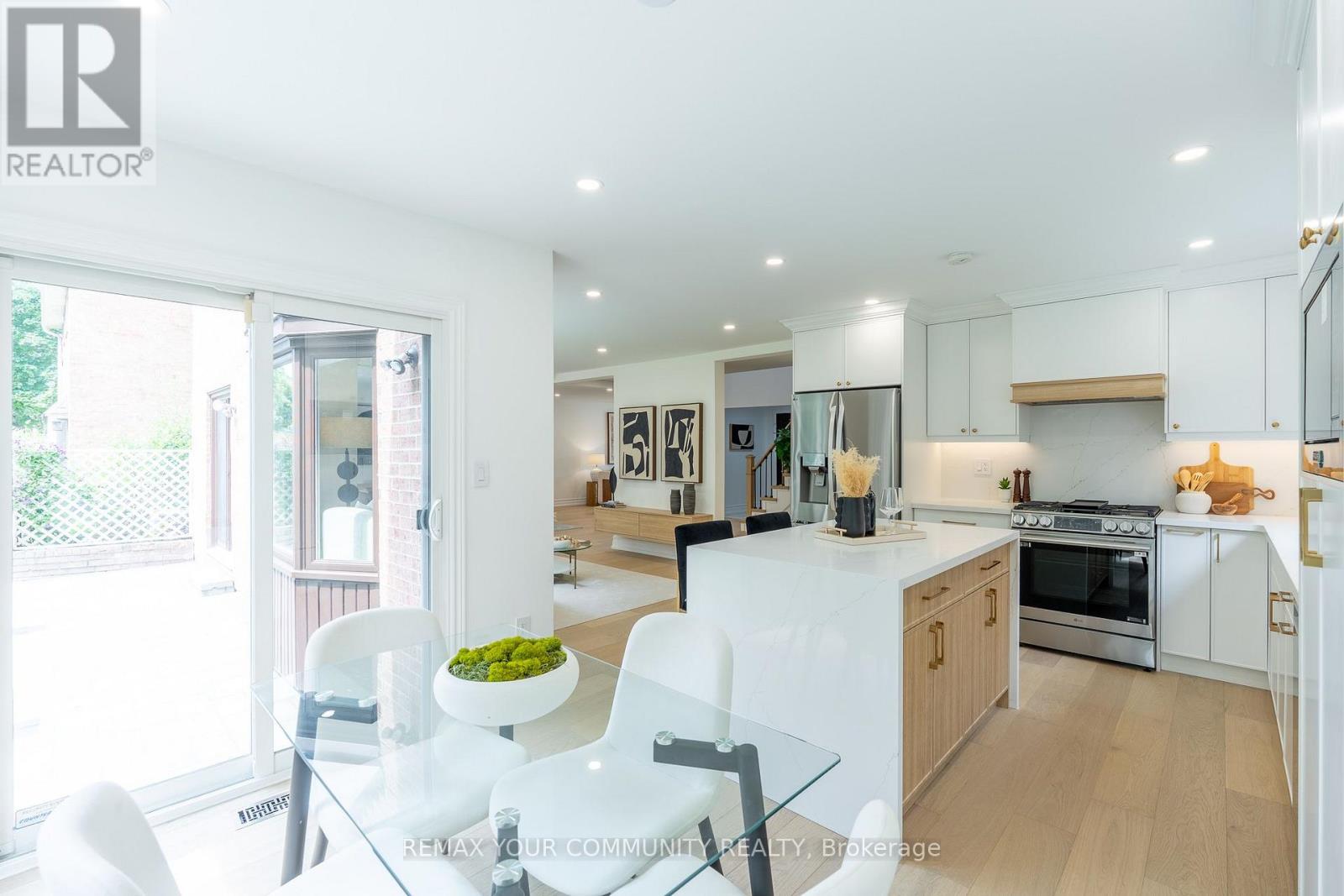 27 Houseman Crescent, Richmond Hill (North Richvale), Ontario  L4C 7S3 - Photo 18 - N13639892
