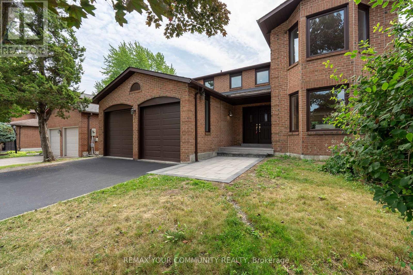 27 Houseman Crescent, Richmond Hill (North Richvale), Ontario  L4C 7S3 - Photo 2 - N13639892