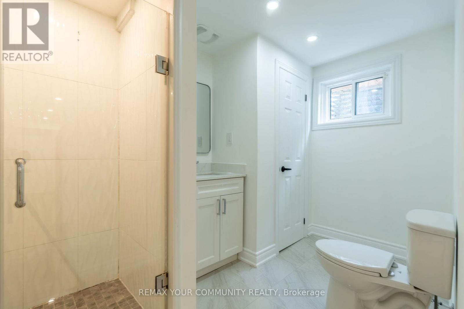 27 Houseman Crescent, Richmond Hill (North Richvale), Ontario  L4C 7S3 - Photo 37 - N13639892