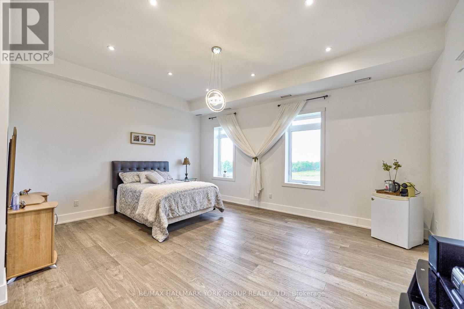 6196 Ravenshoe Road, Georgina, Ontario  L9P 1R2 - Photo 28 - N13639952