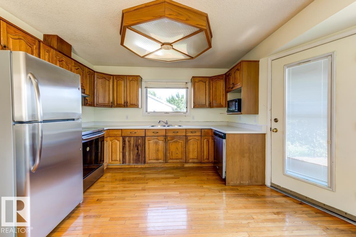 3908 28 Av Nw, Edmonton, Alberta  T6L 6E4 - Photo 17 - E4502170