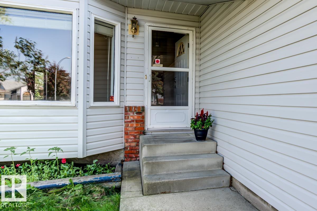 3908 28 Av Nw, Edmonton, Alberta  T6L 6E4 - Photo 3 - E4502170
