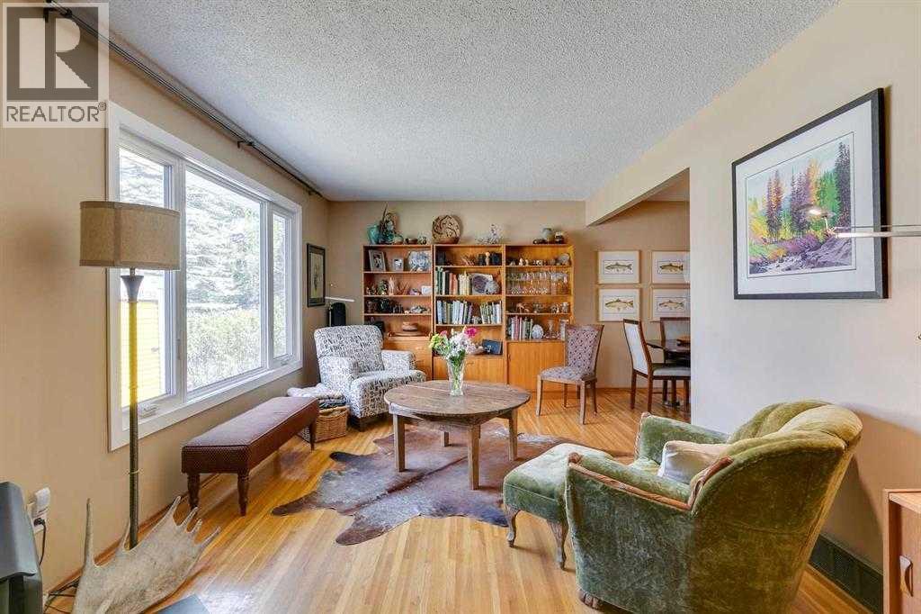 6140 Dalmarnock Crescent NW, Calgary, Alberta  T3A 1H2 - Photo 4 - A2320957