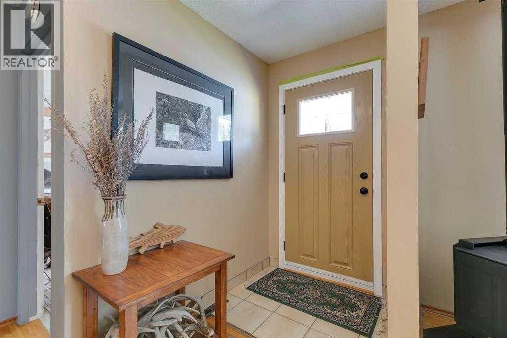 6140 Dalmarnock Crescent NW, Calgary, Alberta  T3A 1H2 - Photo 2 - A2320957