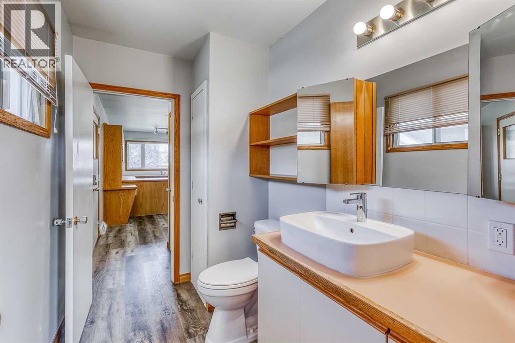 10619 Elbow Drive SW, Calgary, Alberta  T2W 1G3 - Photo 14 - A2327013