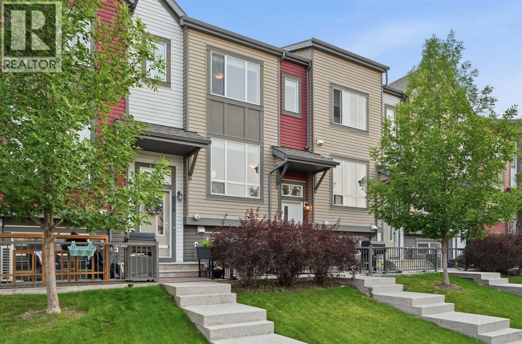 656 Copperpond Boulevard SE, Calgary, Alberta  T2Z 5B9 - Photo 3 - A2331848