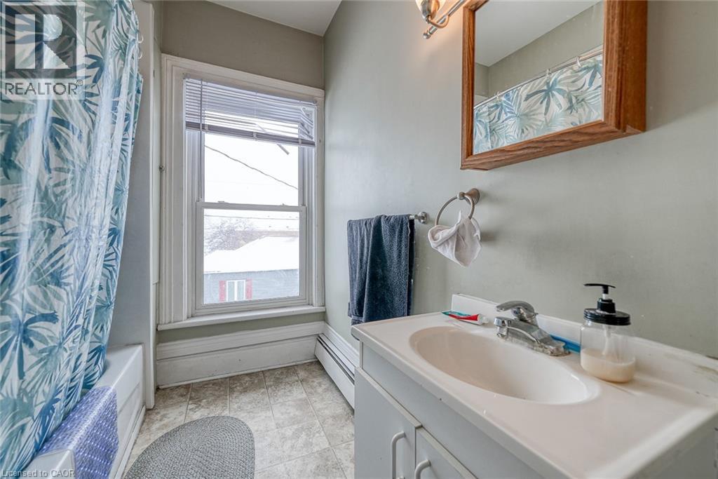 119 Carroll Street, Ingersoll, Ontario  N5C 1W3 - Photo 12 - 40849584