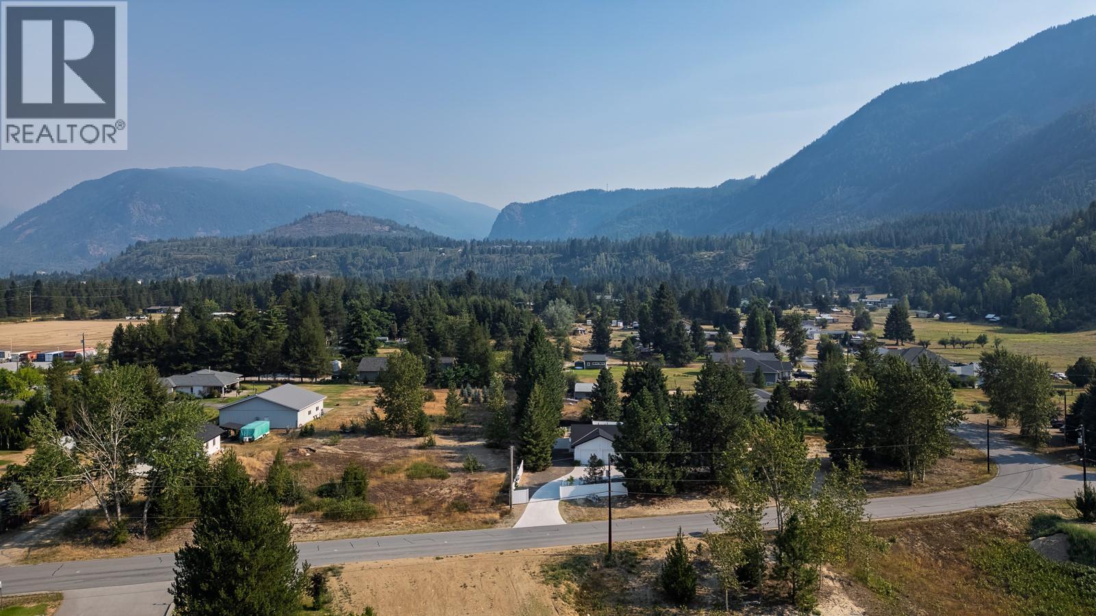 1217 Mcphee Road, Castlegar, British Columbia  V1N 4L8 - Photo 2 - 10396697