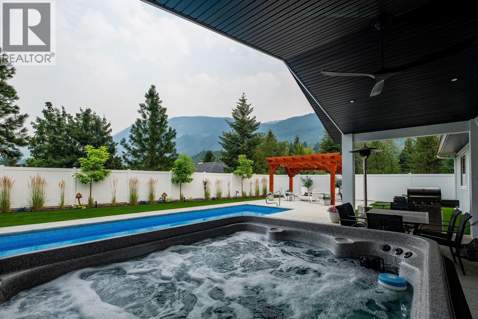 1217 Mcphee Road, Castlegar, British Columbia  V1N 4L8 - Photo 49 - 10396697
