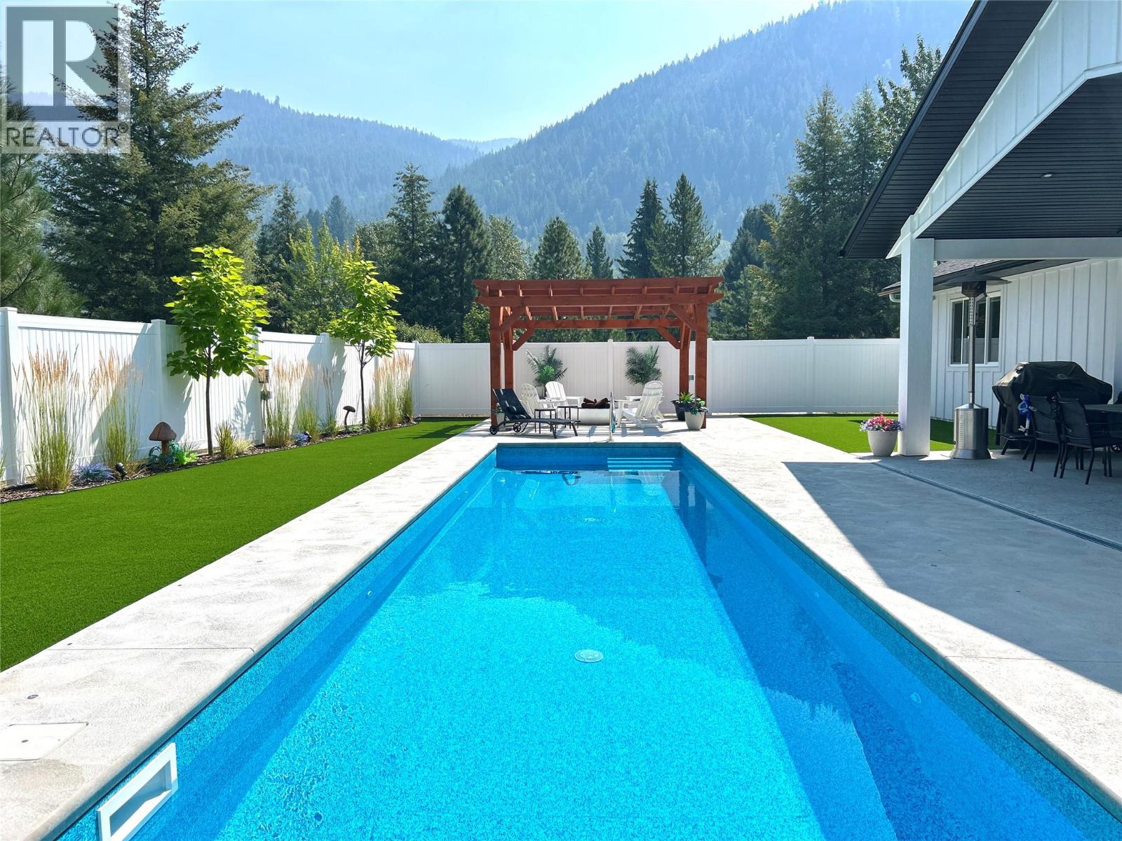 1217 Mcphee Road, Castlegar, British Columbia  V1N 4L8 - Photo 58 - 10396697