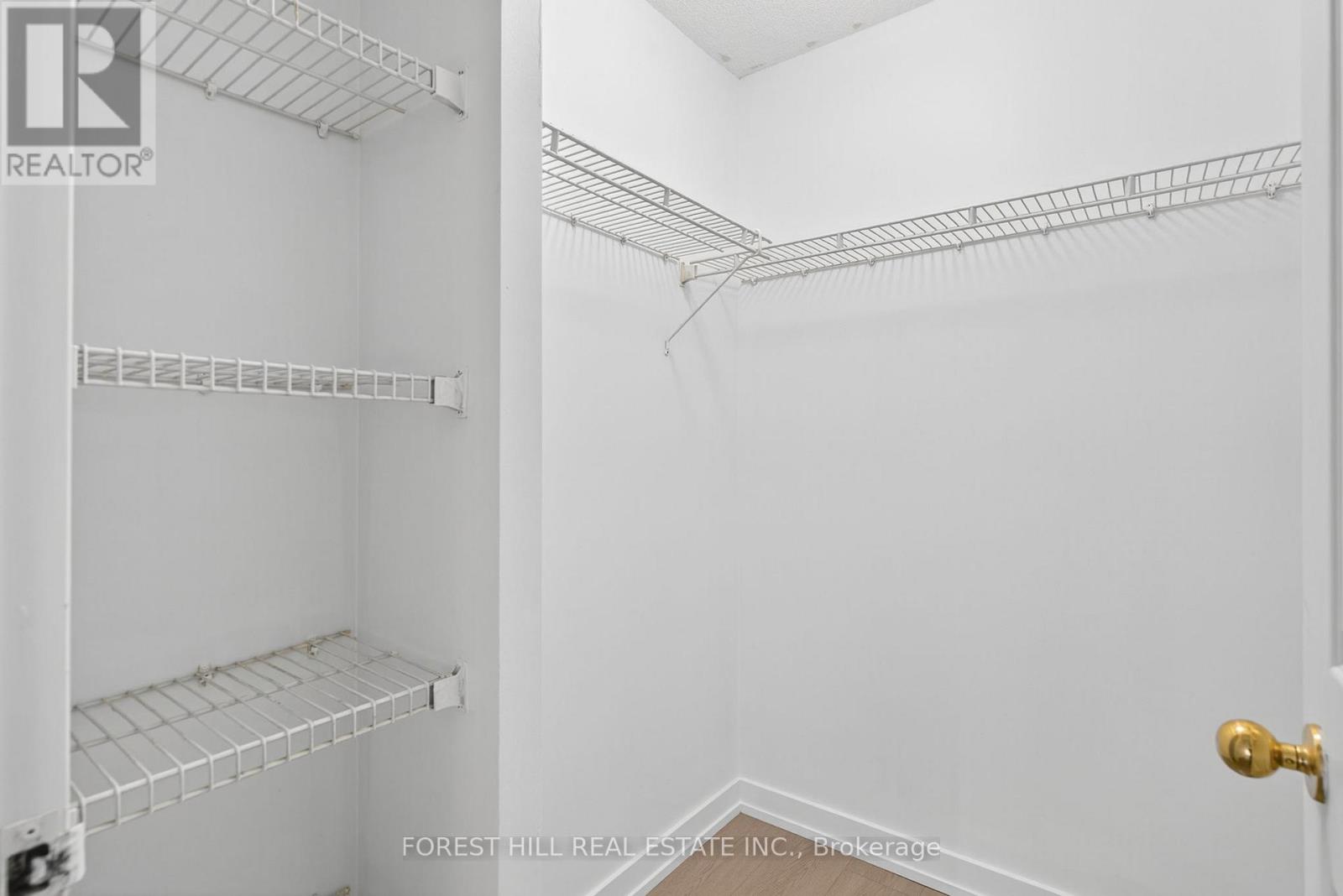 210 - 285 Enfield Place, Mississauga, Ontario  L5B 3Y6 - Photo 14 - W13624572