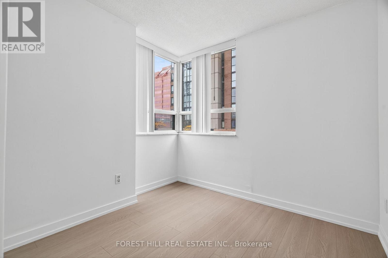 210 - 285 Enfield Place, Mississauga, Ontario  L5B 3Y6 - Photo 17 - W13624572