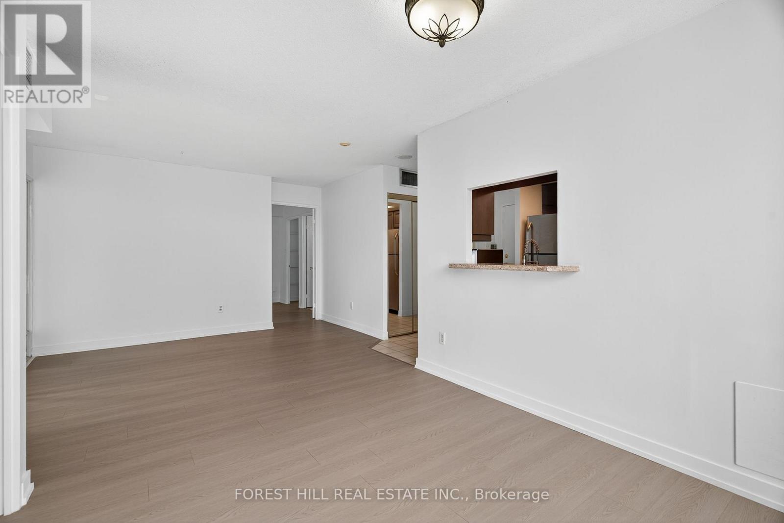 210 - 285 Enfield Place, Mississauga, Ontario  L5B 3Y6 - Photo 6 - W13624572