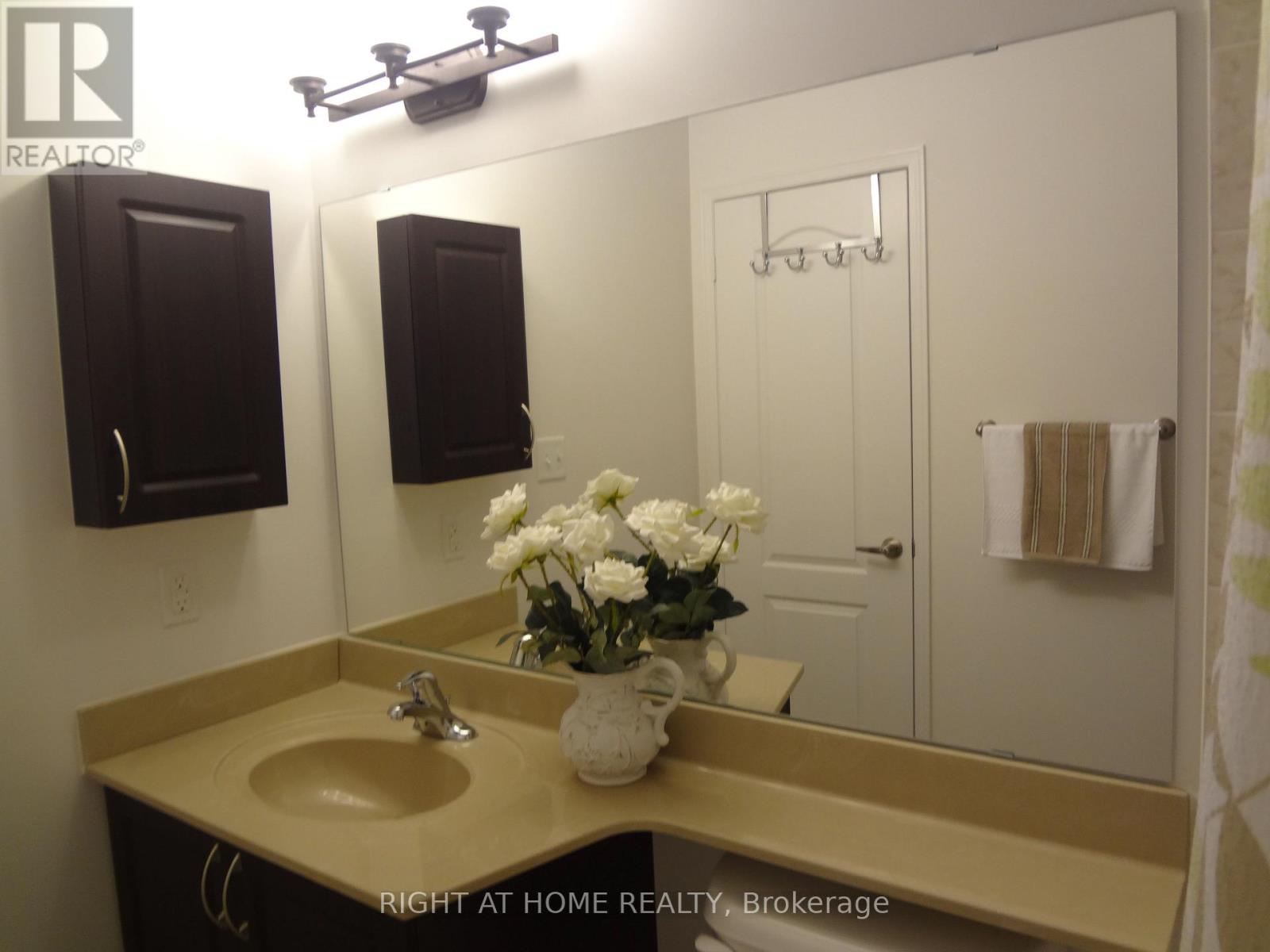 10 - 47 Hays Boulevard, Oakville, Ontario  L6H 0J1 - Photo 13 - W13639734
