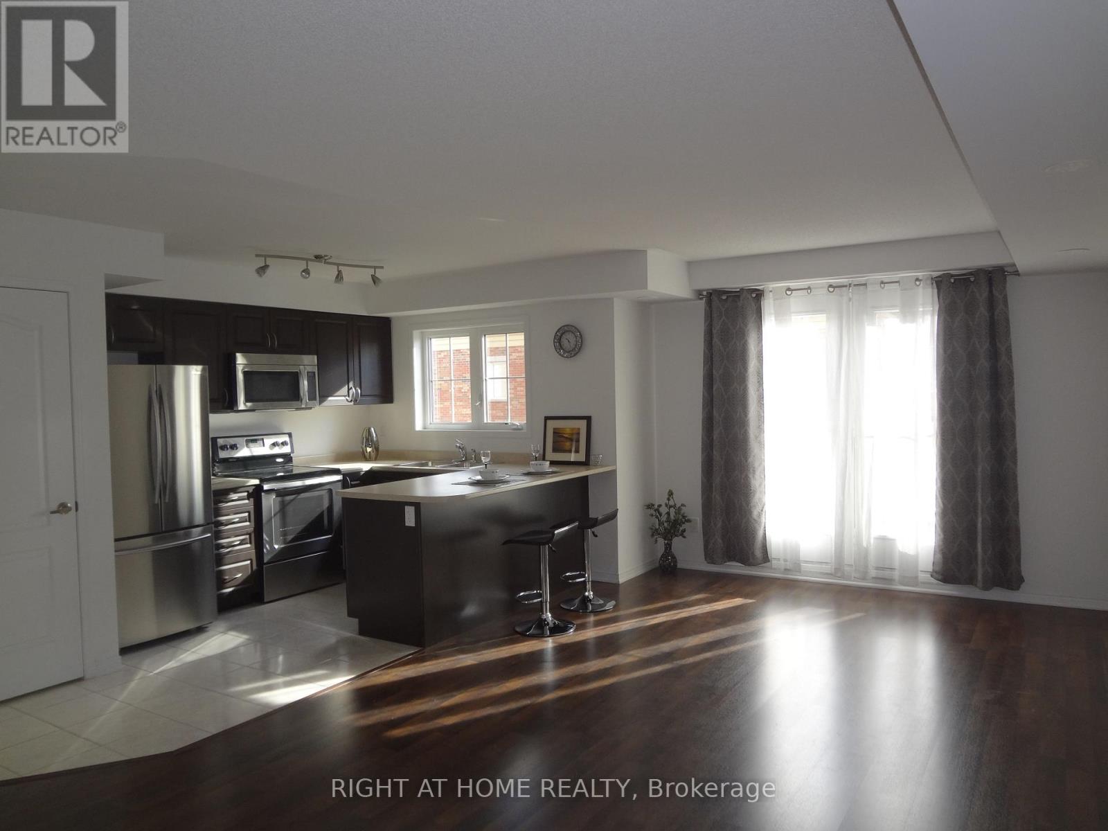 10 - 47 Hays Boulevard, Oakville, Ontario  L6H 0J1 - Photo 4 - W13639734