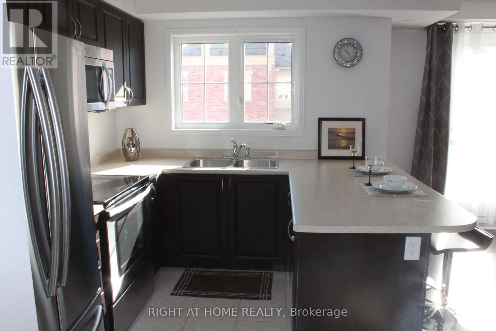 10 - 47 Hays Boulevard, Oakville, Ontario  L6H 0J1 - Photo 6 - W13639734