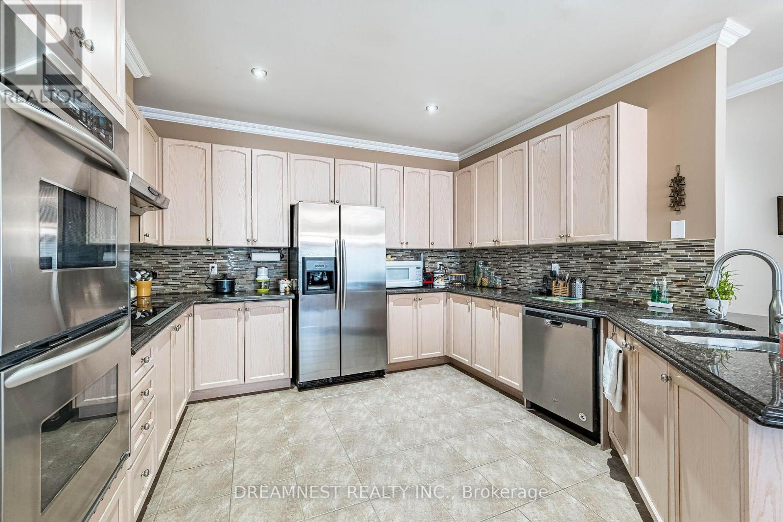 1515 Stewart Crescent, Milton, Ontario L9T 6P8 - Photo 11 - W13639906