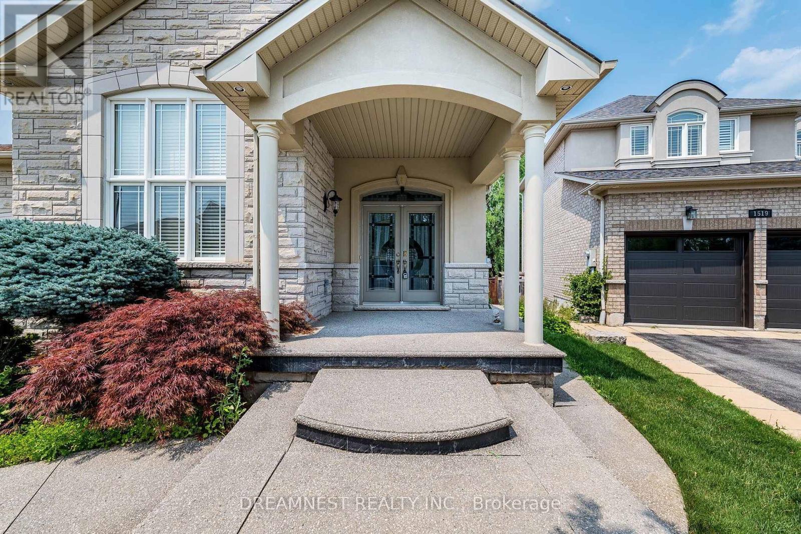 1515 Stewart Crescent, Milton, Ontario L9T 6P8 - Photo 3 - W13639906