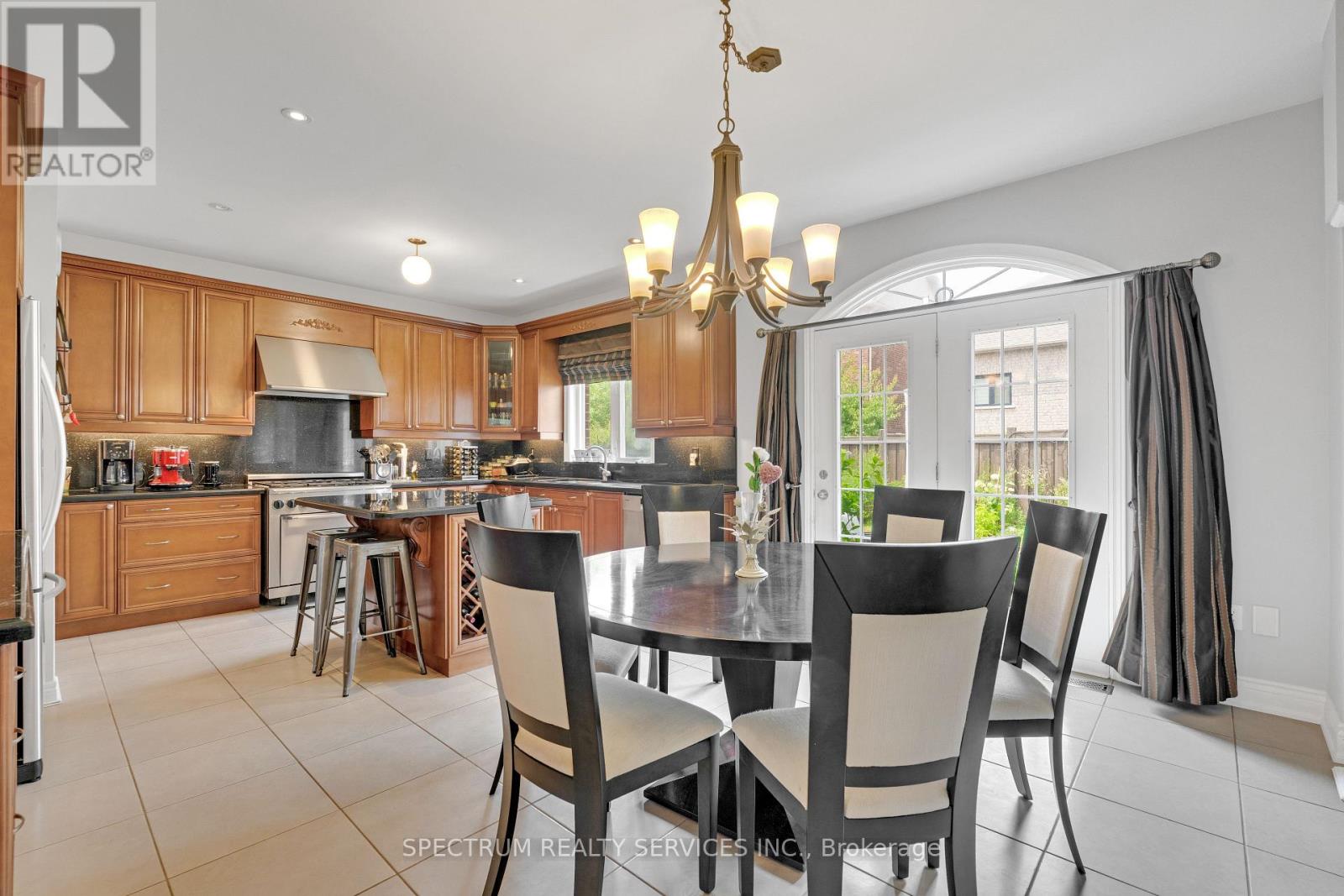 24 Aristocrat Road, Brampton, Ontario  L6P 1X7 - Photo 11 - W13639912