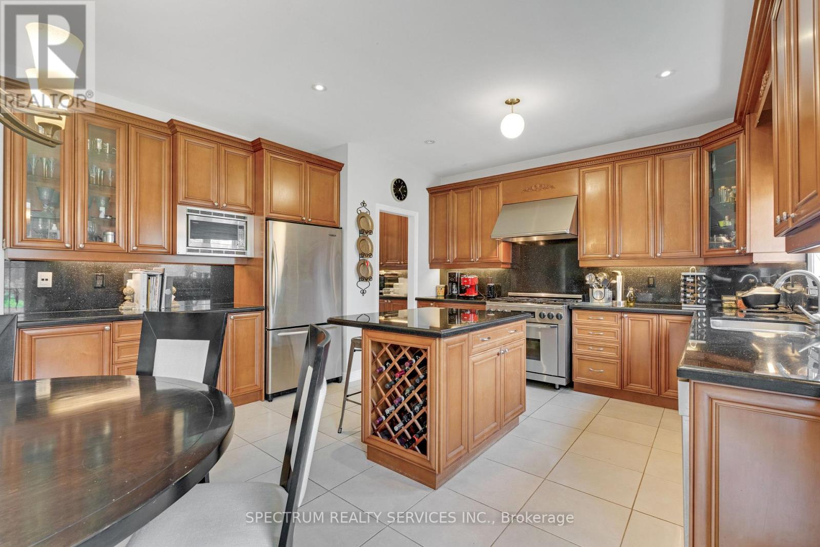 24 Aristocrat Road, Brampton, Ontario  L6P 1X7 - Photo 12 - W13639912