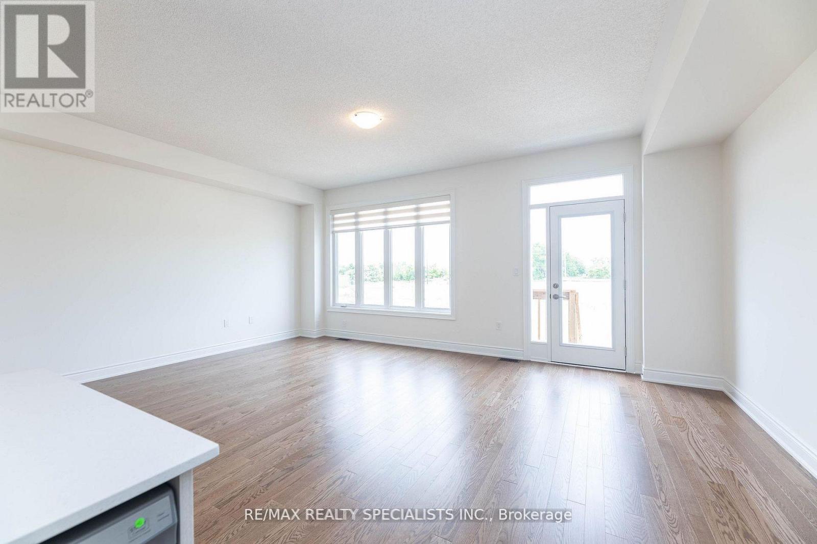 86 Bermondsey Way, Brampton, Ontario L6Y 6K9 - Photo 5 - W13639972