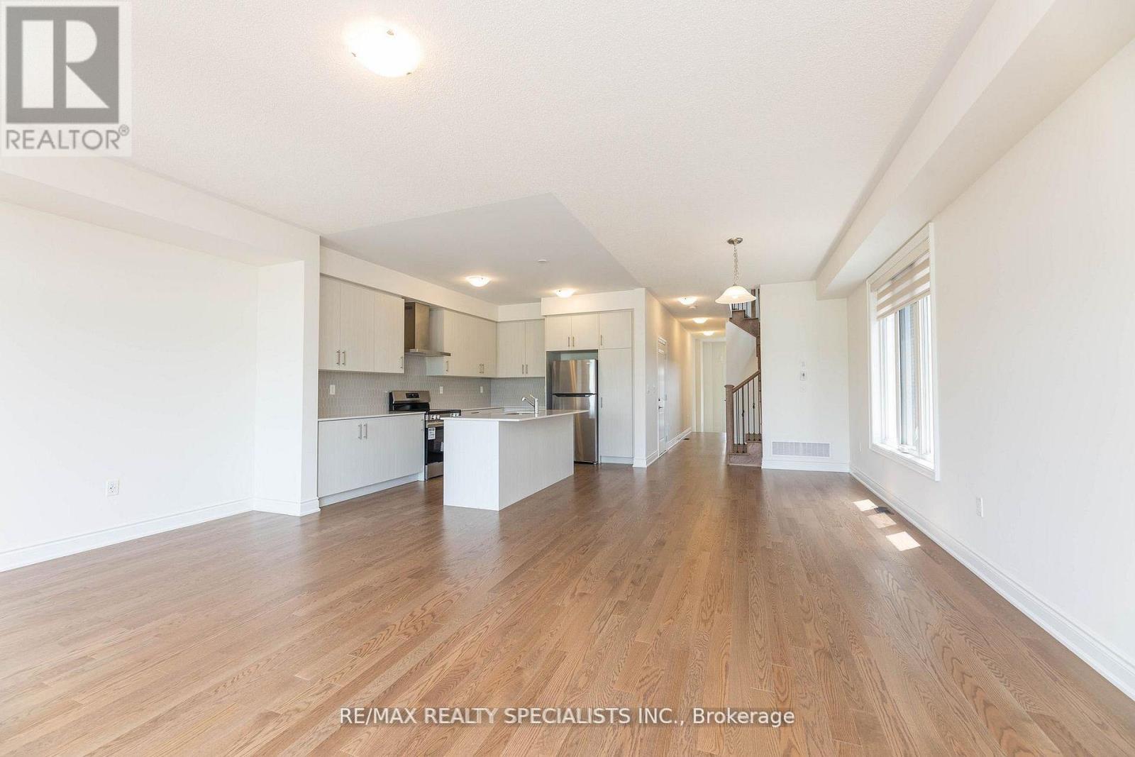 86 Bermondsey Way, Brampton, Ontario L6Y 6K9 - Photo 7 - W13639972