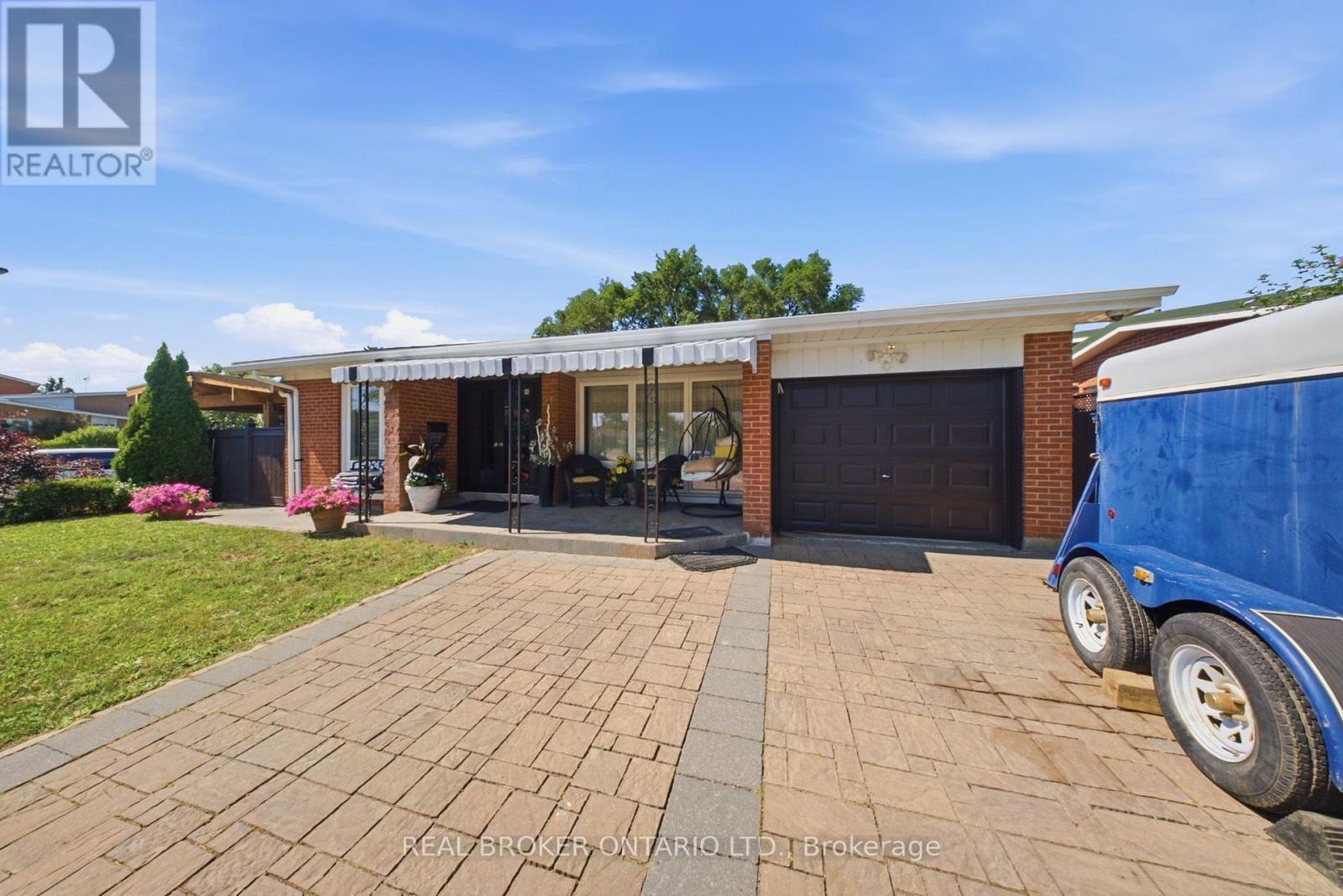 21 Kendleton Drive, Toronto, Ontario  M9V 1T9 - Photo 1 - W13640028